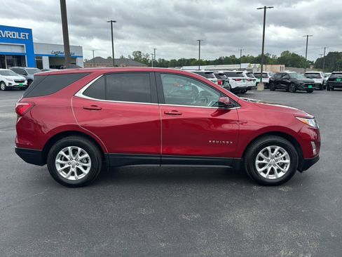 Used 2021 Chevrolet Equinox LT image 2
