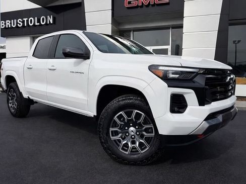 Used 2025 Chevrolet Colorado Z71 AWD/4WD image 7