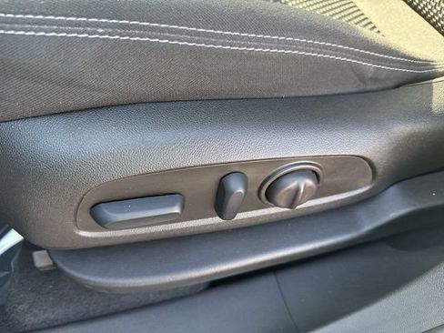 Used 2023 GMC Terrain SLE w/ Driver Convenience Package image 12