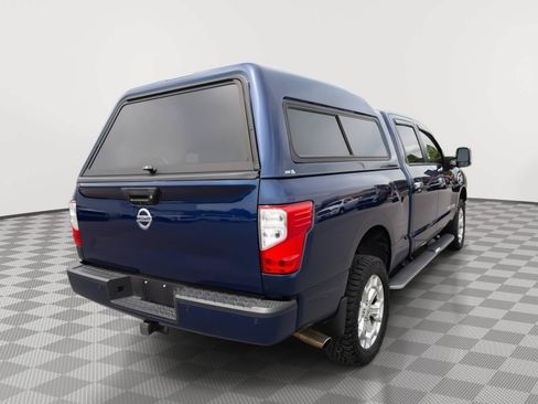 Used 2018 Nissan Titan SV w/ SV Convenience Package AWD/4WD image 5