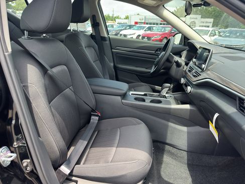 New 2026 Nissan Altima 2.5 SV FWD image 17
