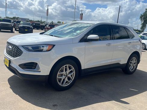 Used 2023 Ford Edge SEL AWD/4WD image 3