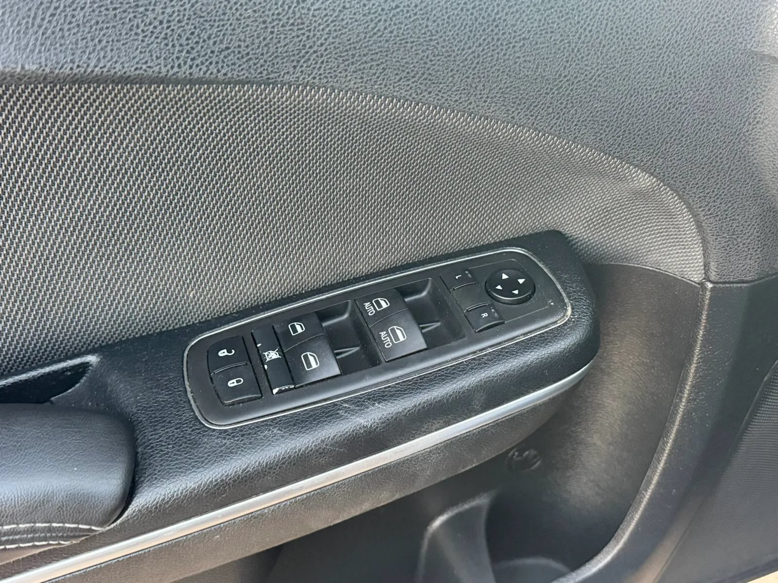 Used 2018 Dodge Charger SXT RWD image 33