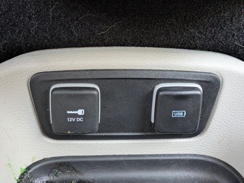 Used 2017 Chrysler Pacifica Touring-L FWD image 29