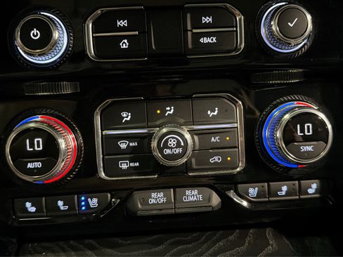 Used 2021 GMC Yukon Denali w/ Denali Premium Package AWD/4WD image 35