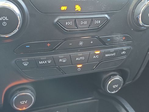 Certified 2019 Ford Ranger XLT w/ Equipment Group 301A Mid image 17