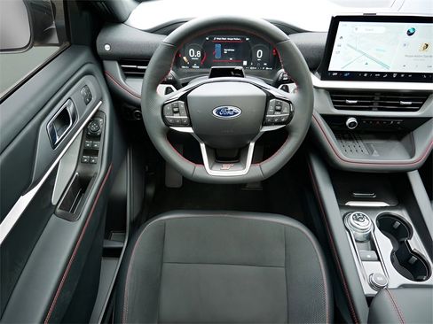 Used 2025 Ford Explorer ST image 14
