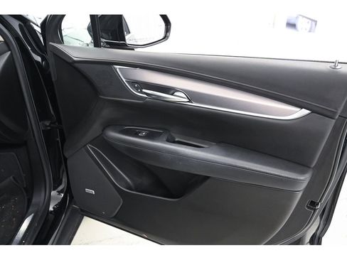 Used 2019 Cadillac XT5 Luxury image 16