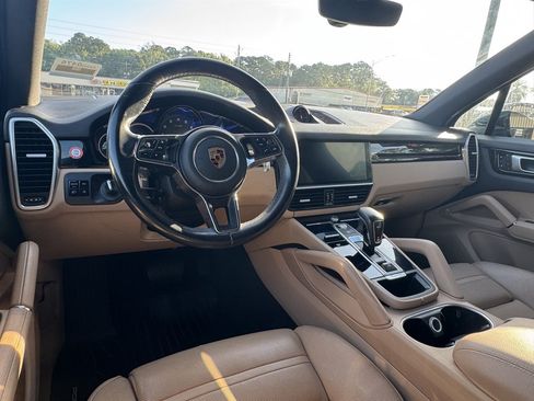 Used 2019 Porsche Cayenne AWD/4WD image 10