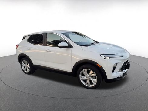 Used 2025 Buick Encore GX Preferred image 2