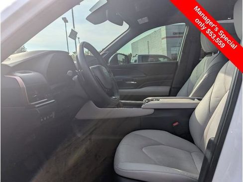 Used 2024 Toyota Grand Highlander AWD Hybrid image 15