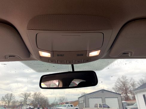 Used 2017 Ford Fusion SE w/ Fusion SE Technology Package image 27