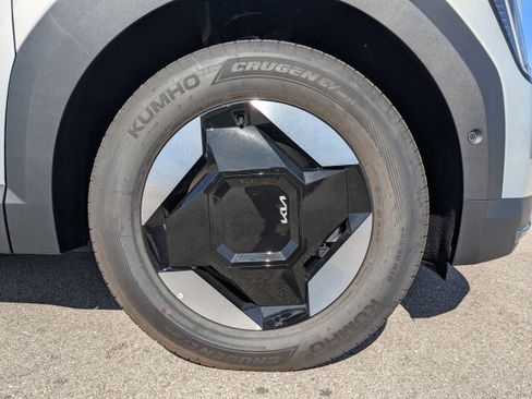 New 2026 Kia EV9 Wind image 13