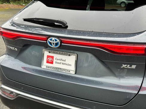 Used 2024 Toyota Venza XLE AWD/4WD image 15