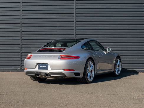 Certified 2019 Porsche 911 Carrera S image 8