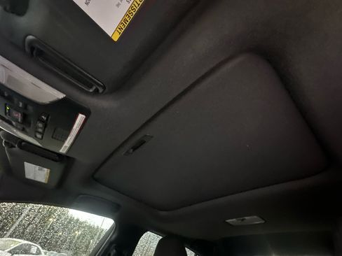 Used 2021 Toyota Corolla SE image 31