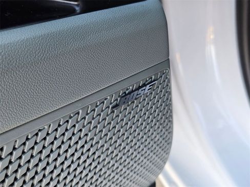 Used 2025 Hyundai Elantra Limited image 13