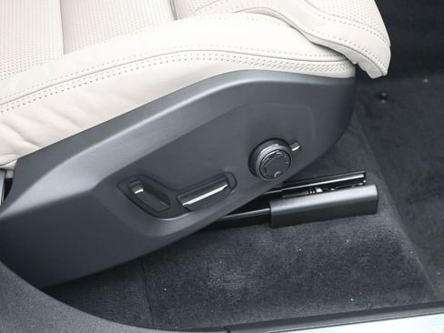 New 2026 Volvo XC90 B6 Ultra w/ Lounge Package image 36