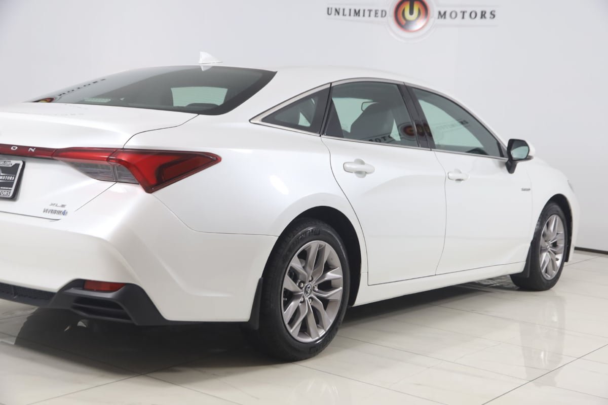 Used 2019 Toyota Avalon XLE w/ Moonroof Package FWD image 38