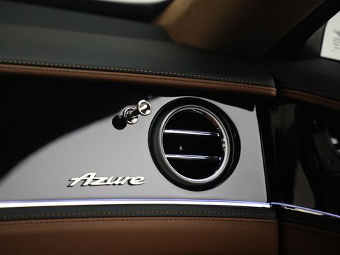 New 2026 Bentley Flying Spur Azure image 31