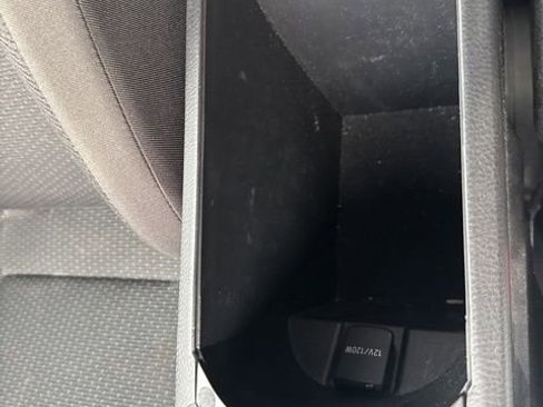 Used 2018 Toyota C-HR XLE image 29