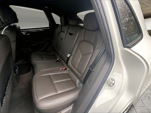 Used 2017 Porsche Macan S image 25