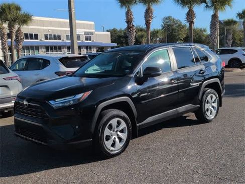 Used 2023 Toyota RAV4 LE image 4