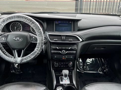 Used 2017 INFINITI QX30 w/ Cargo Package FWD image 23