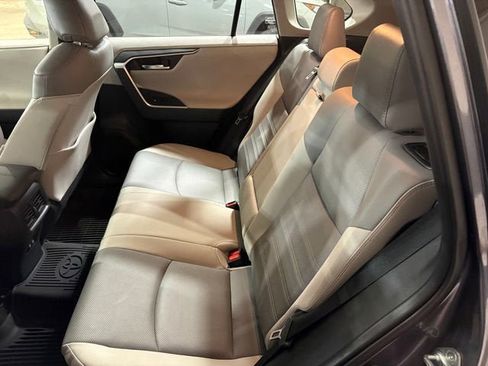 Used 2021 Toyota RAV4 Limited AWD/4WD image 28