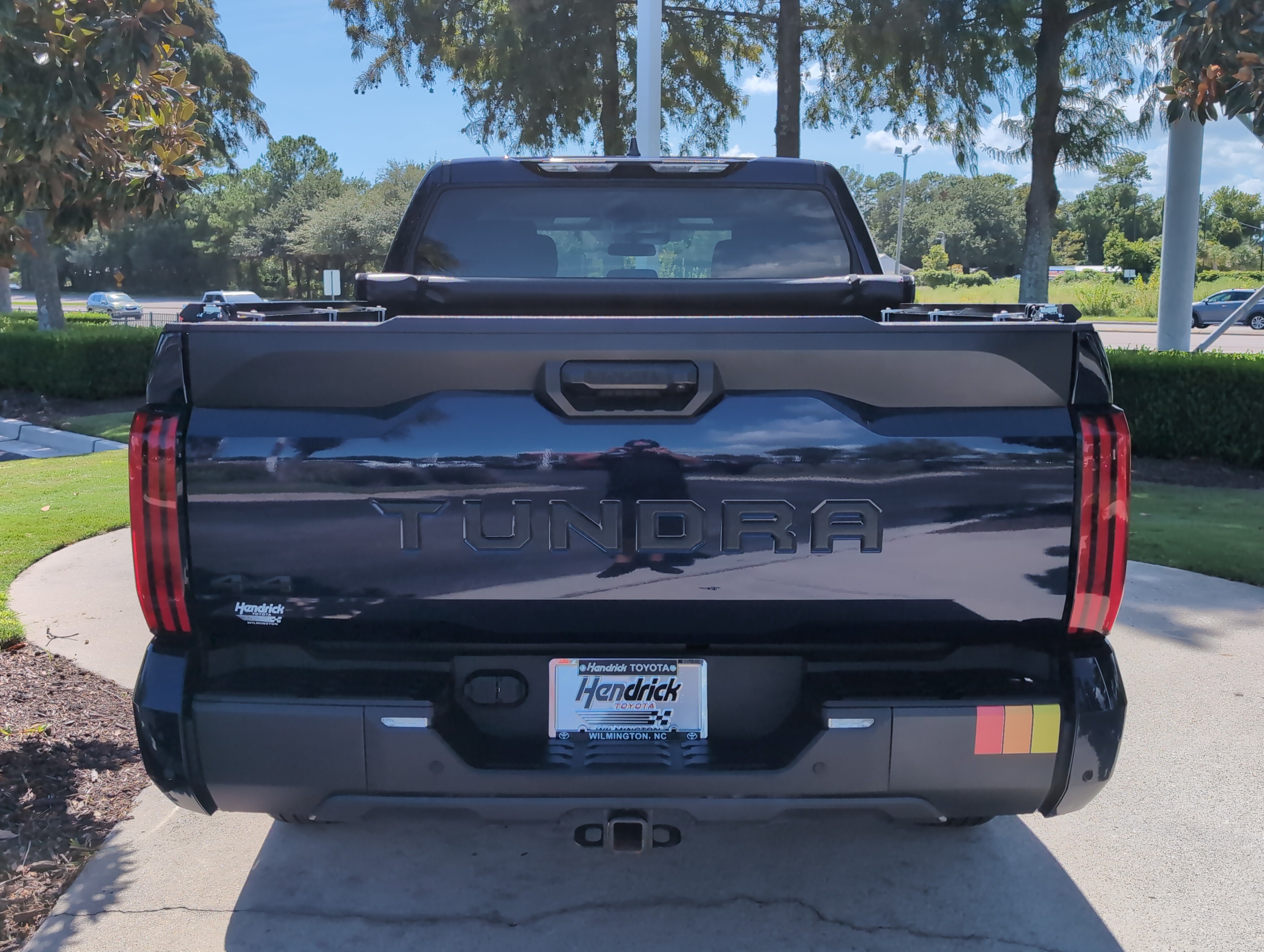 Used 2024 Toyota Tundra SR5 w/ SR5 Convenience Package AWD/4WD image 9