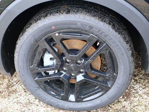 Used 2025 Kia Telluride EX X-Line image 32