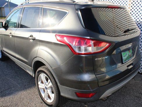 Used 2016 Ford Escape SE w/ Equipment Group 201A image 6