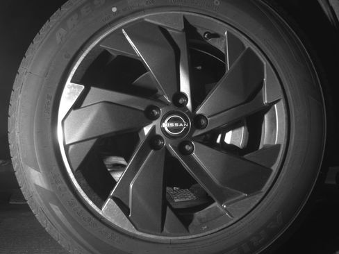 Used 2025 Nissan Rogue SV AWD/4WD image 13