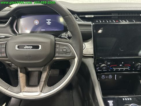 Used 2023 Jeep Grand Cherokee L Limited AWD/4WD image 22