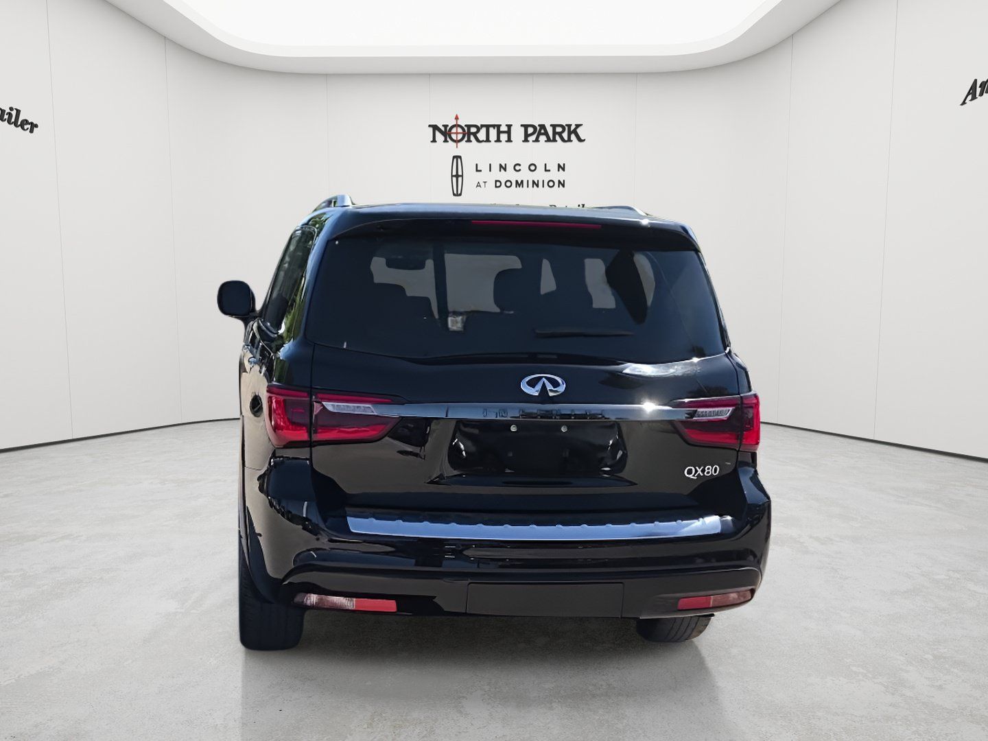 Used 2023 INFINITI QX80 Premium Select w/ Cargo Package RWD image 4
