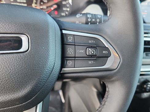 Used 2025 Jeep Compass Limited AWD/4WD image 22