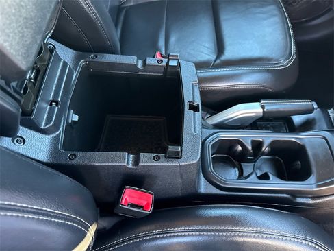 Used 2020 Jeep Wrangler Unlimited Sahara w/ Dual Top Group image 15