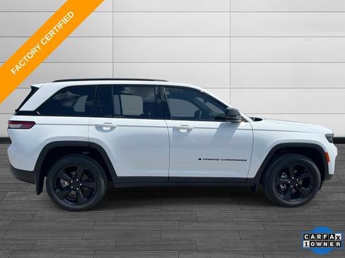 Certified 2025 Jeep Grand Cherokee Altitude w/ MOPAR Finishing Package AWD/4WD image 3