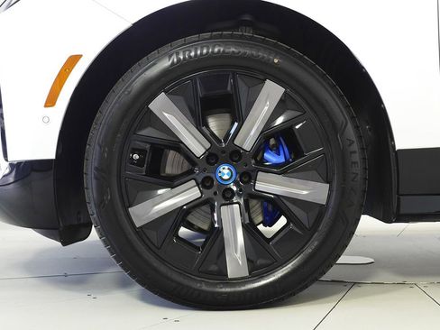 Certified 2023 BMW iX xDrive50 w/ Sport Package AWD/4WD image 5