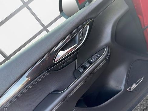 Used 2025 Buick Envision Preferred image 21