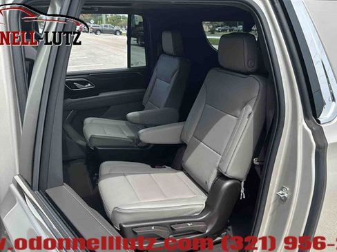 Used 2021 GMC Yukon XL SLT w/ SLT Premium Package AWD/4WD image 16