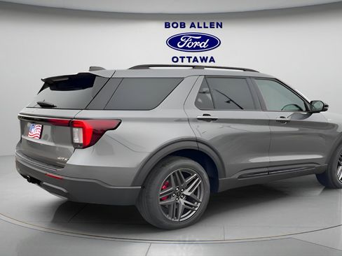 New 2026 Ford Explorer ST-Line w/ ST-Line Street Pack image 8