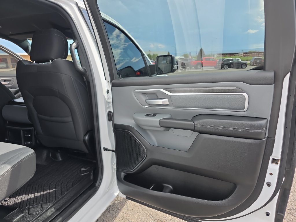 Used 2023 RAM 1500 Big Horn AWD/4WD image 32