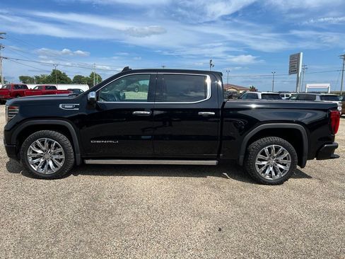 Used 2023 GMC Sierra 1500 Denali AWD/4WD image 2