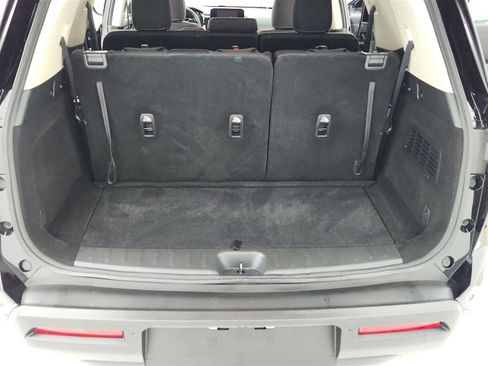 Used 2024 Nissan Pathfinder SV image 38