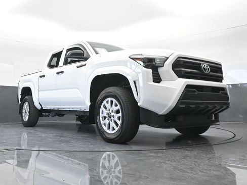 Used 2024 Toyota Tacoma SR AWD/4WD image 64