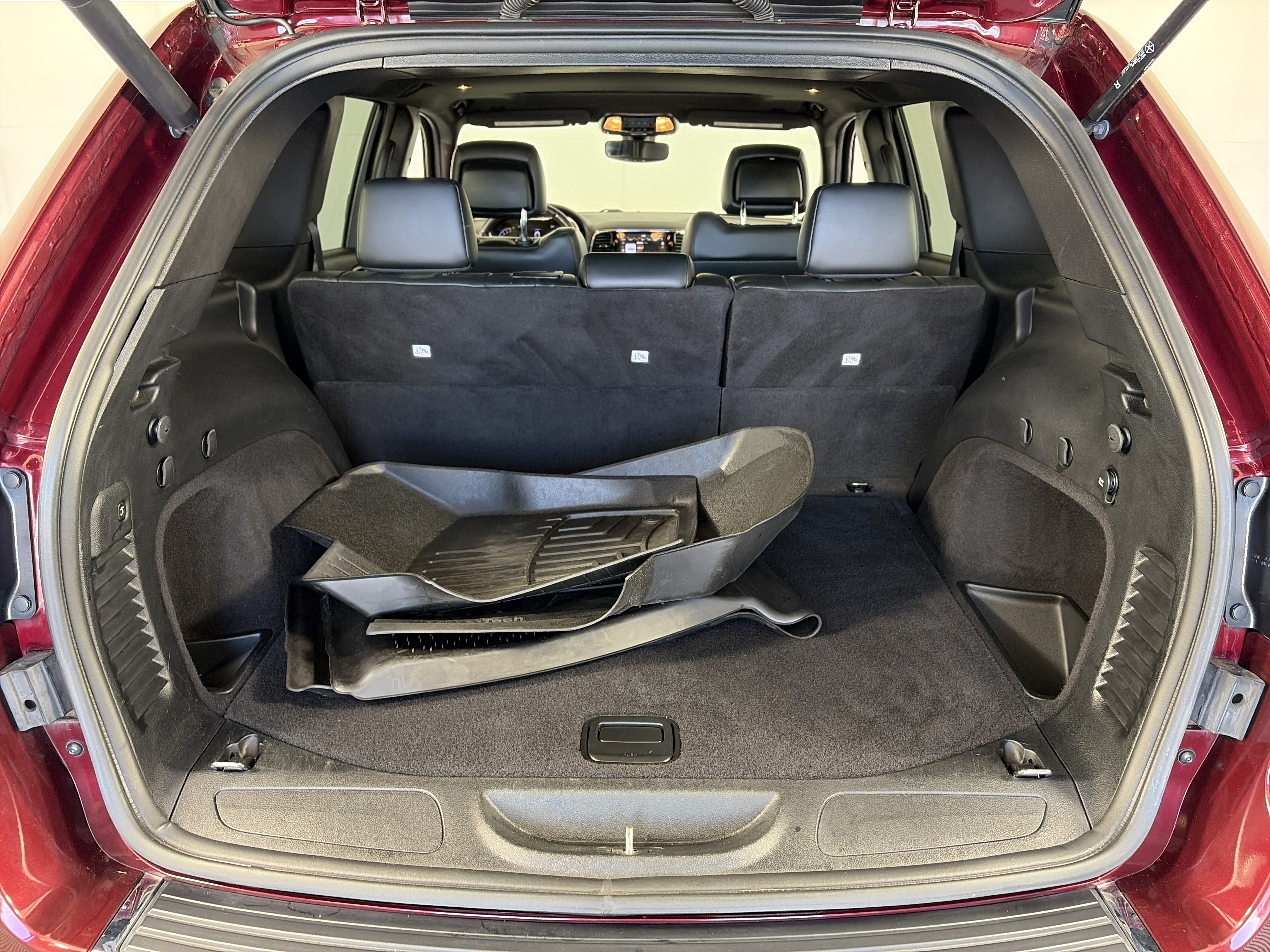 Used 2020 Jeep Grand Cherokee Limited AWD/4WD image 14