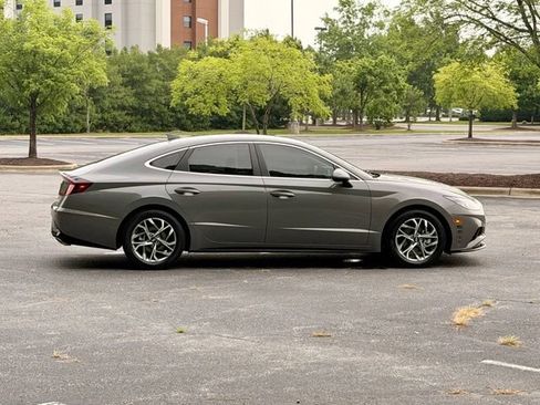 Used 2022 Hyundai Sonata SEL w/ Cargo Package FWD image 9