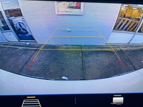 Used 2021 Chevrolet Silverado 1500 Custom image 15