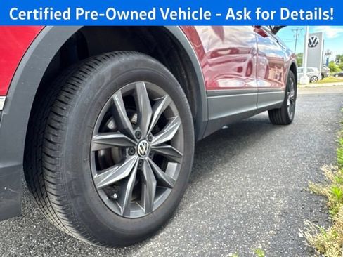 Certified 2023 Volkswagen Tiguan SE w/ Panoramic Sunroof Package AWD/4WD image 24